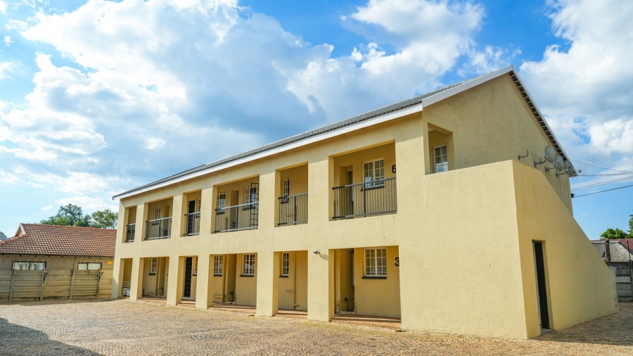 8 Bedroom Property for Sale in Flamwood North West